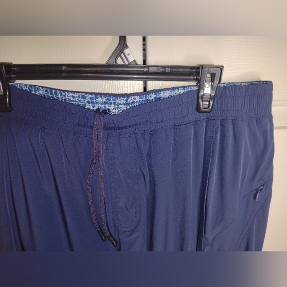 Rhone Men's Size Large Zipper Pocket Windbreaker Track Warmup Pants Navy Blue - Picture 2 of 7
